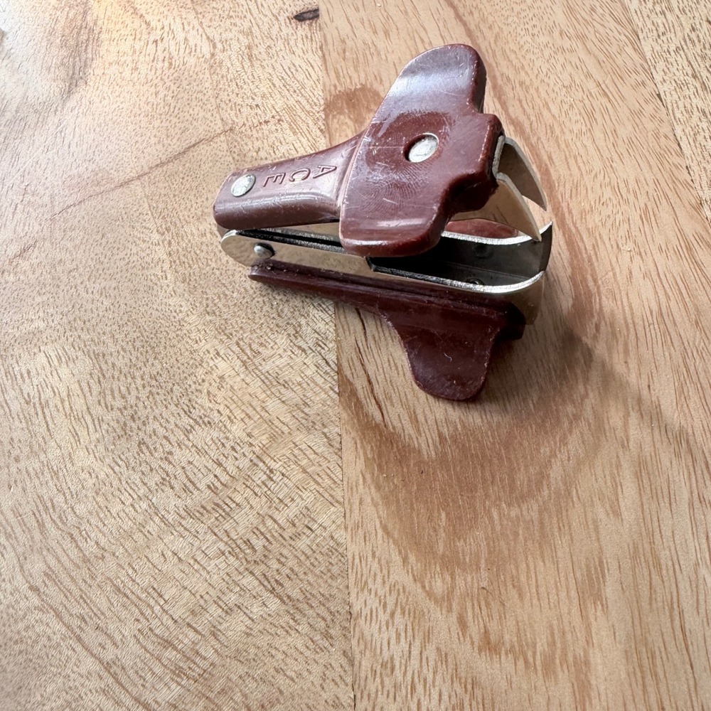 VINTAGE‎ ACE STAPLE REMOVER , EXTRACTOR, PULLER w Brown Bakelite USA MADE